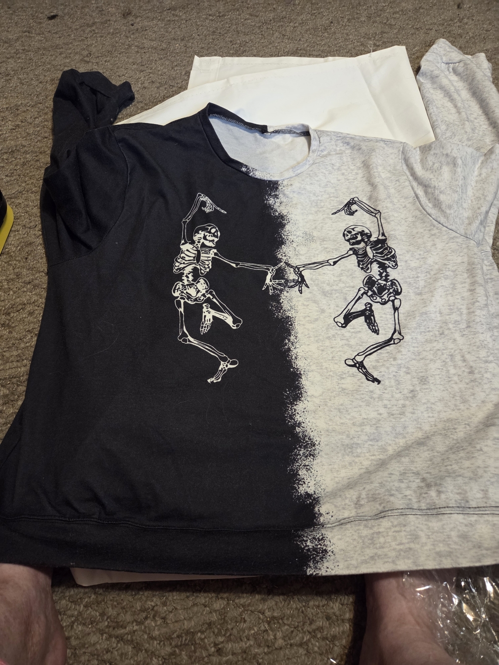Men's Two-Tone Skeleton Graphic Sweatshirt - Black & Light Gray